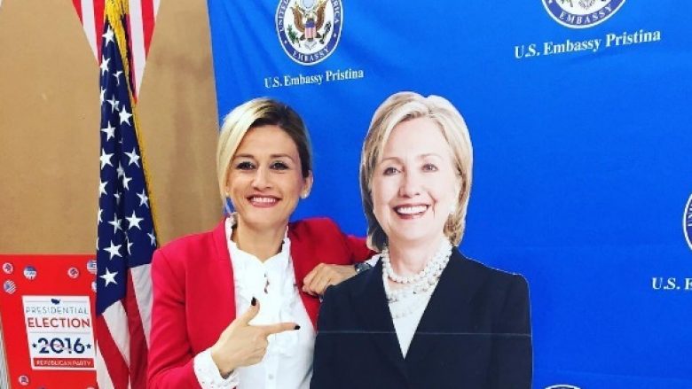 Tuna e Mimoza Kusari-Lila bëjnë thirrje të votohet për Clintonin (Foto)