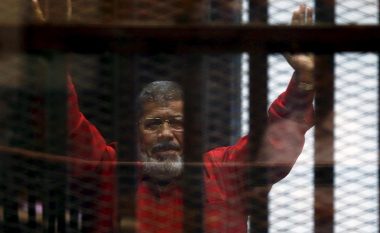 Anulohet dënimi me vdekje për ish-presidentin Morsi