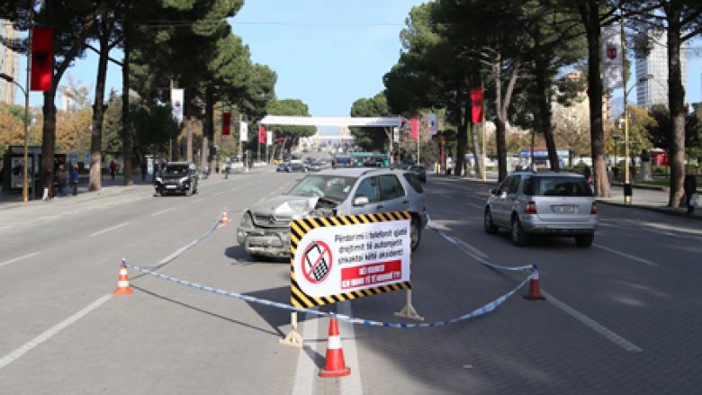Eksperti: 8-12 për qind e shqiptarëve janë shkelës të rregullave të qarkullimit rrugor