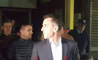 Nehat Thaçi arrin në Kosovë, këto janë fjalët e para të tij (Foto/Video)