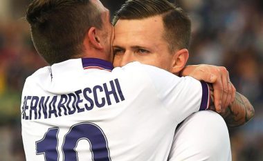 Fiorentina shënon dhe kthehet në lojë me 10 lojtarë (Video)