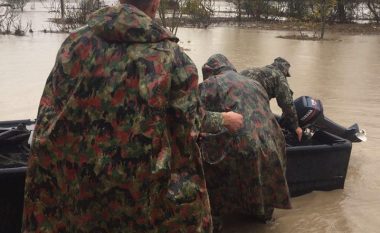 Tri viktima nga përmbytjet në Shqipëri