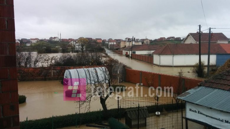 Vërshime edhe në Dumosh të Podujevës (Foto)