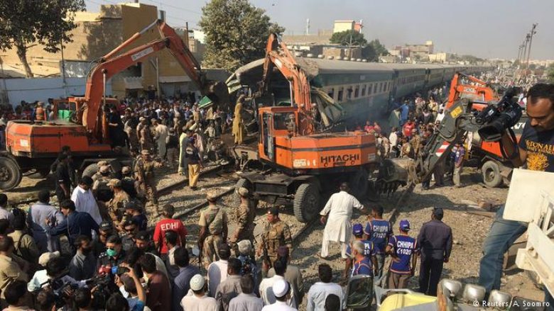 Aksident hekurudhor në Pakistan, 17 të vdekur