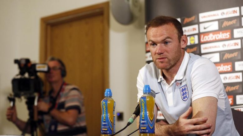Iu publikuan fotot i dehur, Rooney i kërkon falje Southgate (Foto)