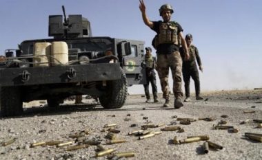 Aeroplanët ushtarakë irakianë kanë vrarë rreth 100 xhihadistë në Mosul
