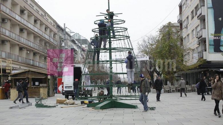 Komuna e Prishtinës ndan 40 mijë euro për dekorimin e qytetit, për festat e fundvitit