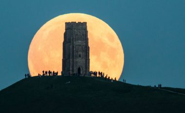 Sonte Hëna gjigante: Nuk duhet të humbisni QIELLIN më mahnitës të shekullit!
