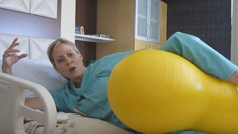 Trend i ri gjatë lindjes: Topi kikirik të cilin do ta adhurojnë të gjitha shtatzënat (Foto, Video)