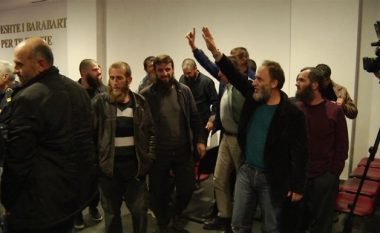 ‘Xhihadistët’ nga burgu flasin me persona në Siri, Irak e Turqi