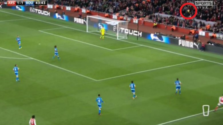 Edhe pse Walcott shënoi ndaj Bournemouthit, tifozët e Arsenalit po tallen me atë pas kësaj gjuajte (Video)