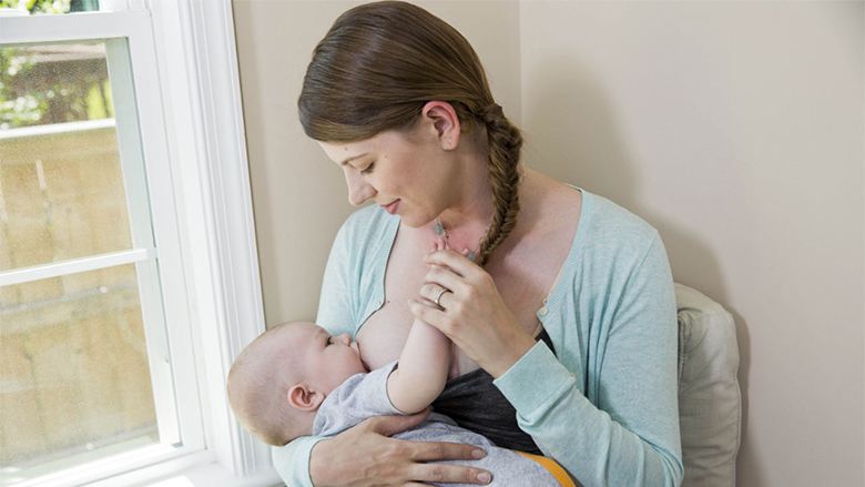 Si ndikon qumështi i nënës në zhvillimin e dhëmbëve te fëmijët