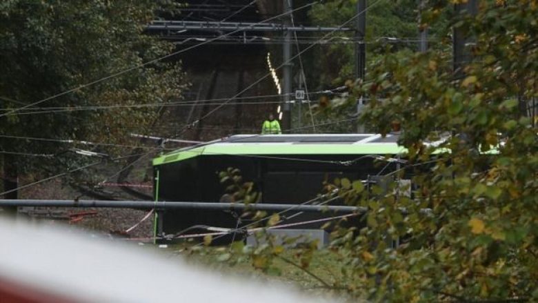 Londër: Rrokulliset tramvaji, lëndohen 50 njerëz (Video)