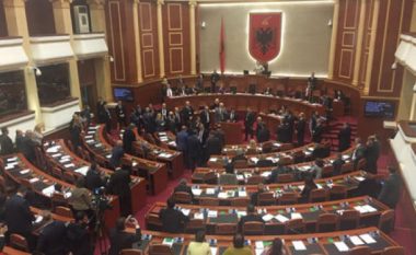 Tensione në Kuvendin e Shqipërisë, përjashtohet Noka