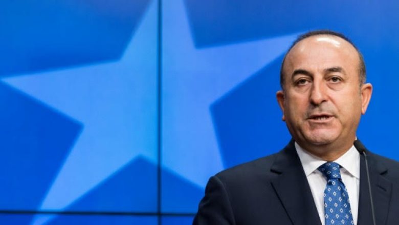 Cavusoglu: Nëse nuk hiqen vizat, e pezullojmë marrëveshjen me BE-në