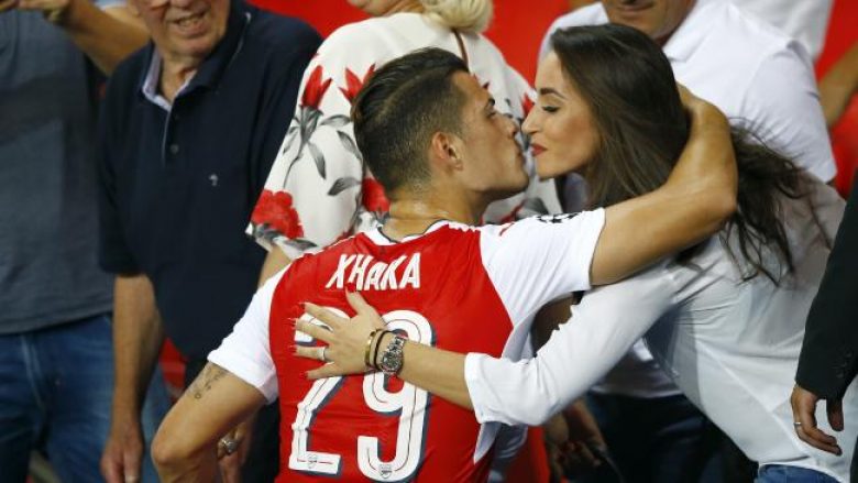 Top dhjetë të dashurat e futbollistëve të Arsenalit: Ku renditen Xhaka e Mustafi (Foto)