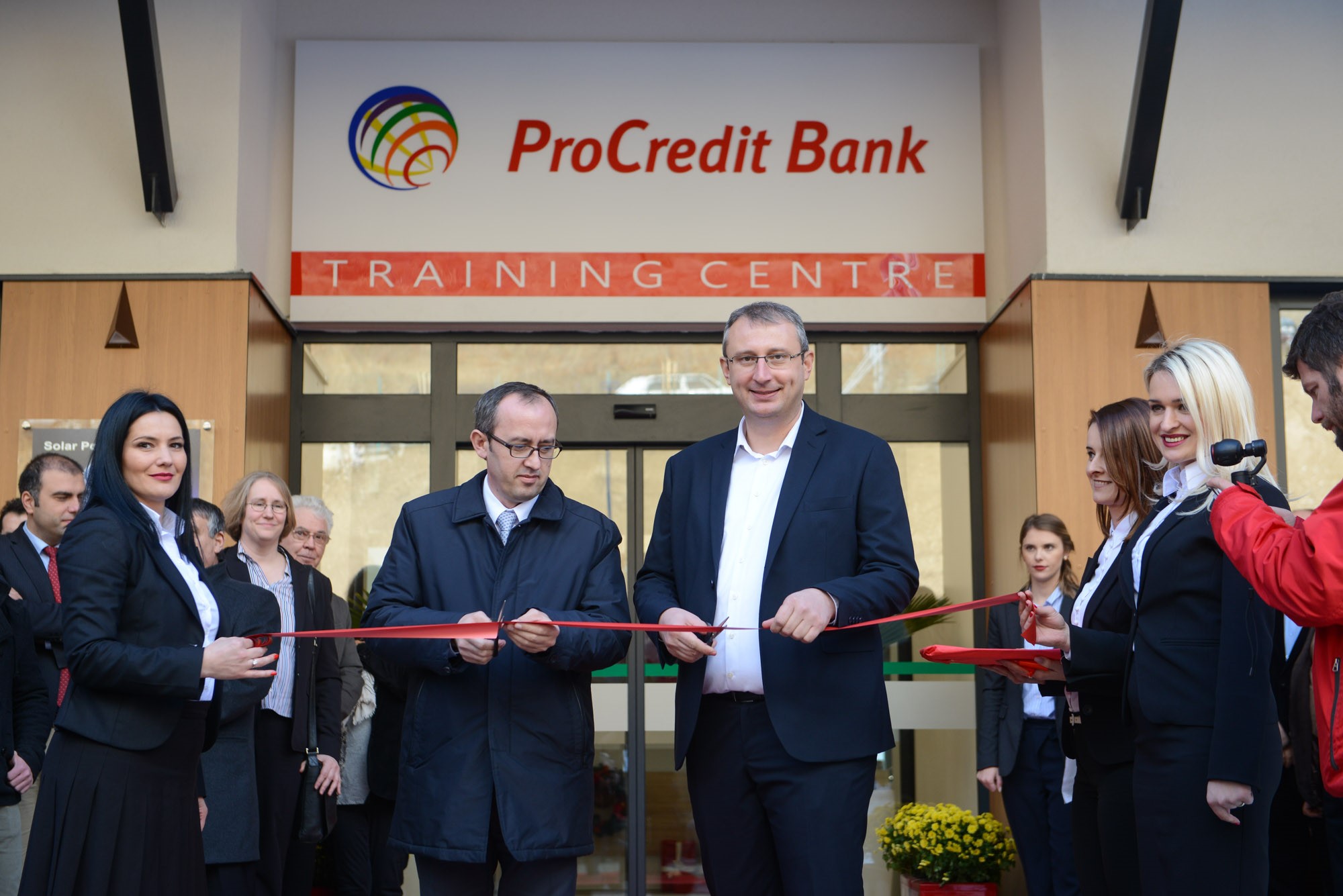 Прокредит банк. PROCREDIT Bank. PROCREDIT Bank Бельцы. Procreditbank Kosovo. Директора ПРОКРЕДИТ банка.