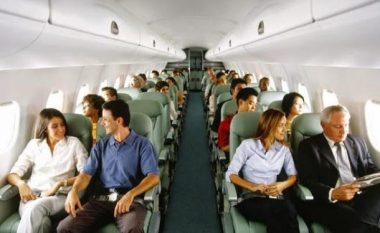 Shërbimet sekrete kanë monitoruar bisedat e udhëtarëve gjatë fluturimeve