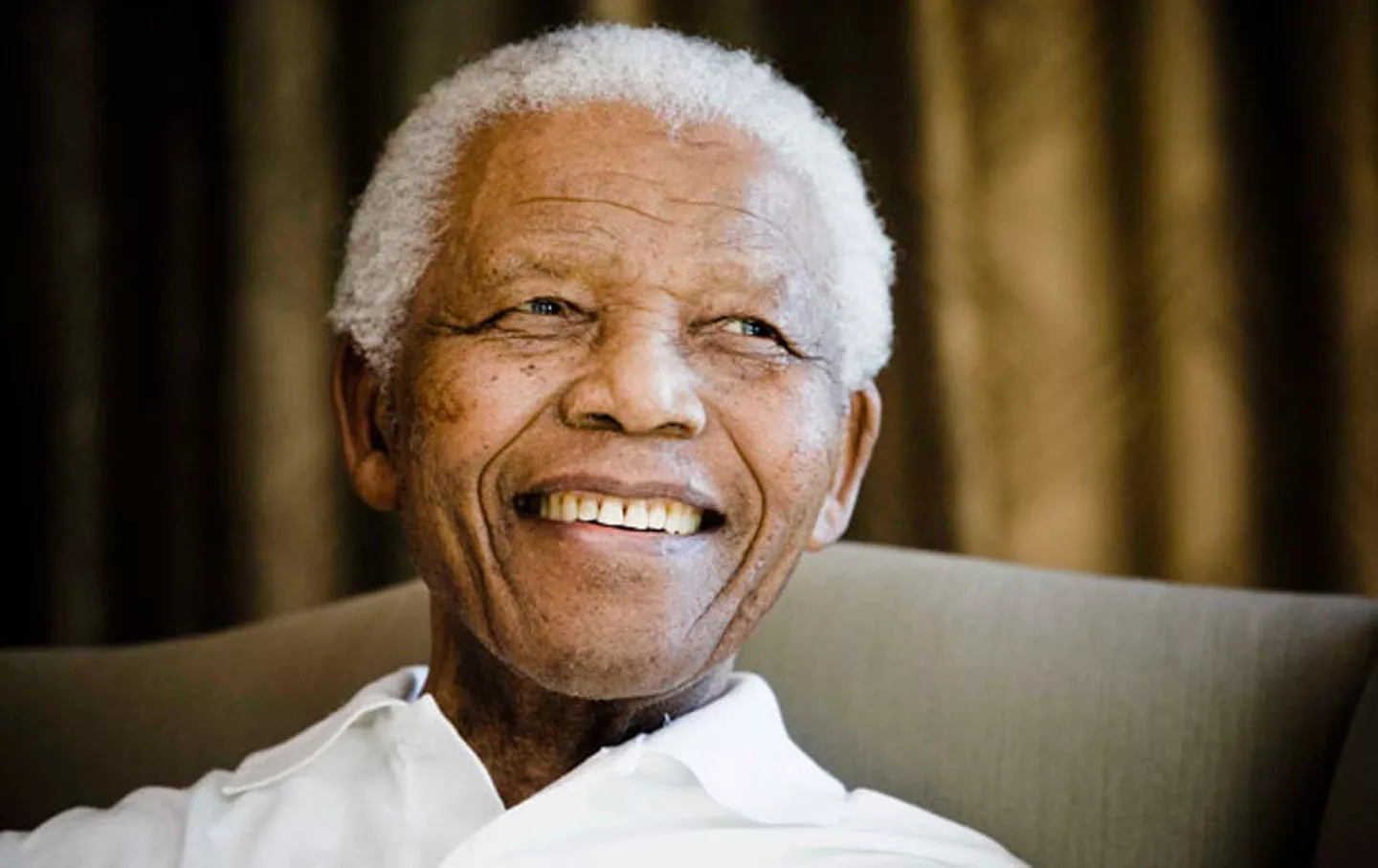 Profil i Nelson Mandela: Presidenti i parë me ngjyrë i Afrikës së Jugut (Video)