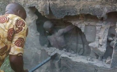 12-vjeçari i “murosur” për së gjalli në Nigeri, shpëtohet pas tri ditëve (Foto)