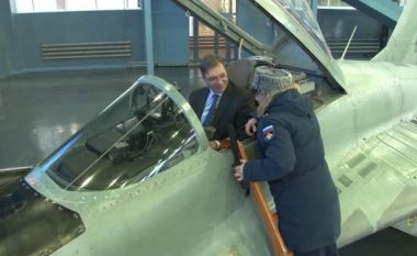 Rusia i jep Serbisë gjashtë MIG-29, tanke dhe automjete të blinduara