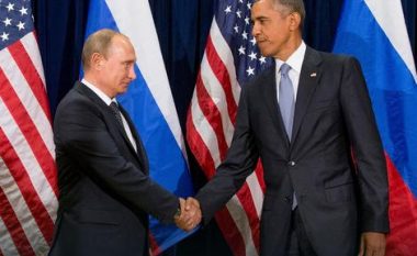 Obama dhe Putin biseduan me telefonin që nuk ekziston (Foto)