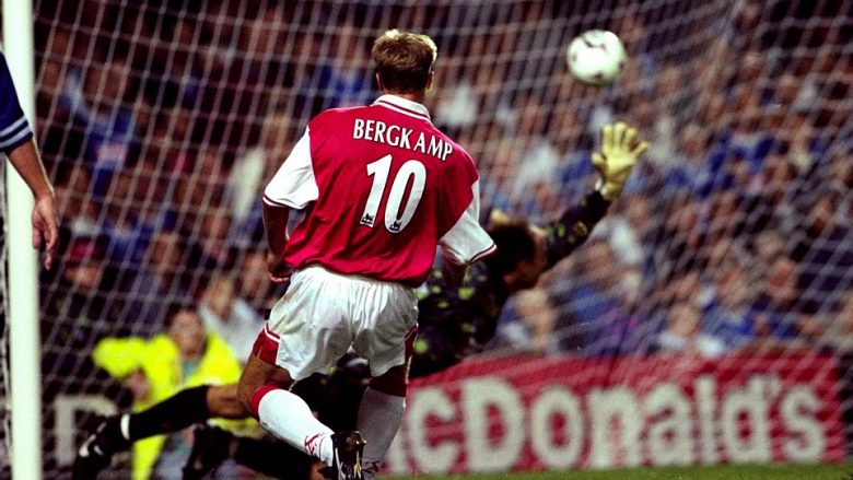 Bergkamp është një nga më të mirët në histori të Arsenalit, por ai gjithmonë është kritikuar nga tifozët për këtë pjesë të klauzolës