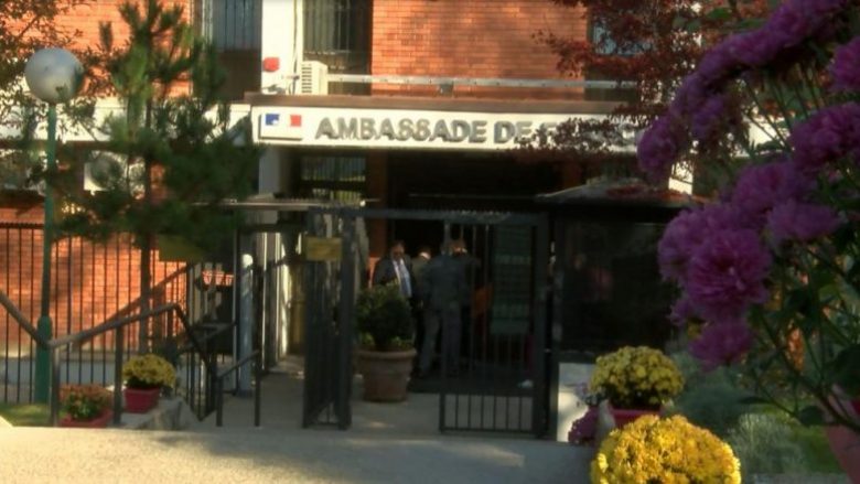 Ambasada franceze në Maqedoni kërkon rritje të sigurisë nga MPB-ja