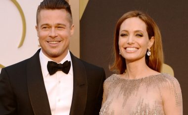 Jolie dhe Pitt ishin ndarë dy vjet para se ta bënin publik divorcin
