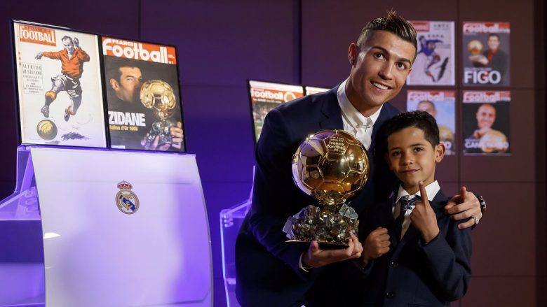 Djali i Ronaldos e feston suksesin e babait në stilin e Pogbas (Video)