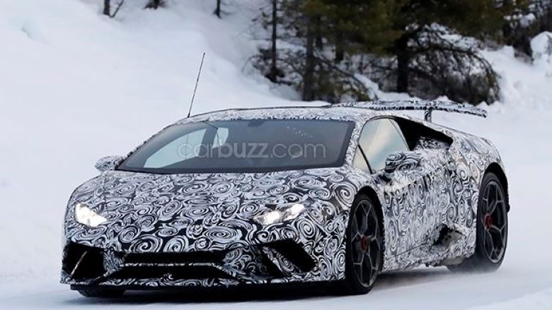 Huracan Superlaggera, kapet duke u testuar në terrenin me borë (Foto)