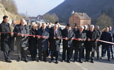 Përurohen tri projekte infrastrukturore në Ferizaj