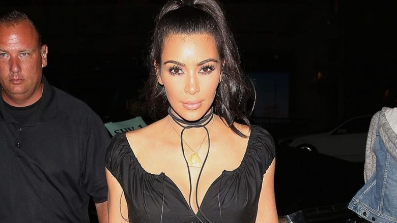 Stili i Kim Kardashianit, ajo bëri që bota e modës t’i nënshtrohet (Foto)
