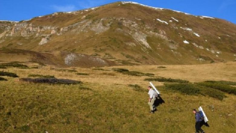 Riparohet ‘Maja e Titos’ me vetëiniciativë nga alpinistët e Tetovës (Foto)