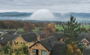 Mjegulla mbulon qytetin, disa mendojnë se është vepër e UFO-ve (Foto)