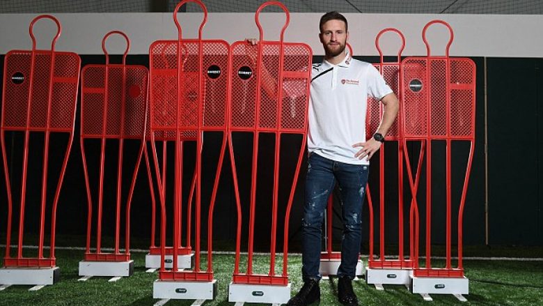 Rrëfim nga Shkodran Mustafi, kohët e vështira, migrimi dhe si arriti të bëhet lider te Arsenali