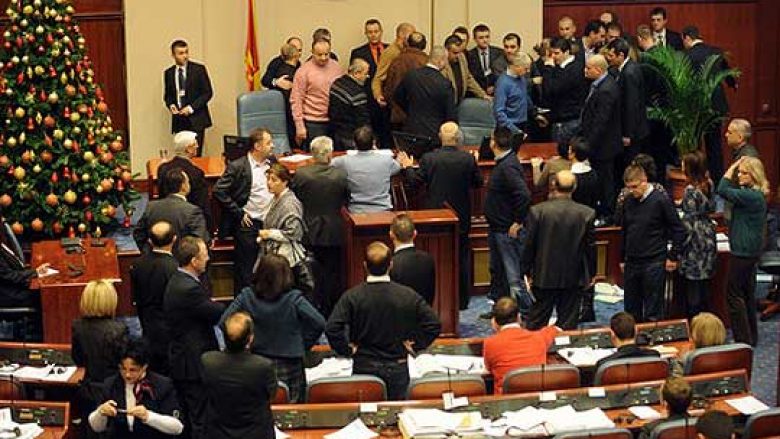 24 dhjetori 2012 – goditja më e madhe mbi demokracinë e Maqedonisë (Video)