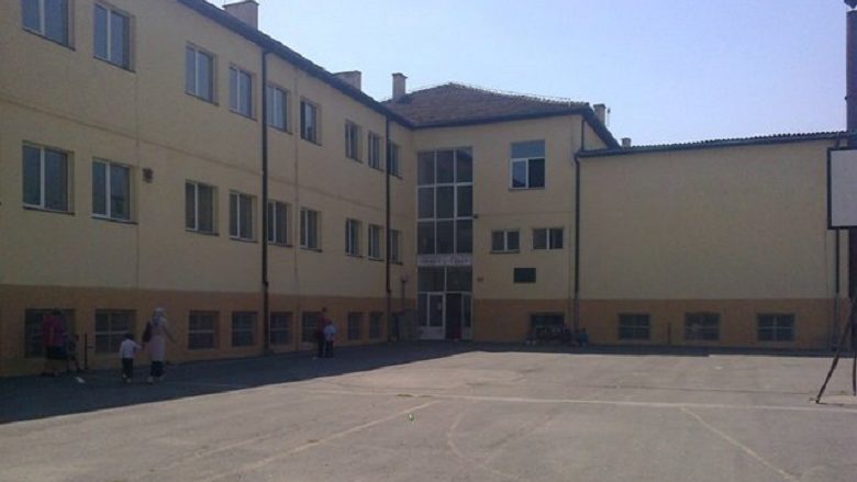 Tetovë, shkolla fillore “Liria” mbetet pa çatinë e premtuar