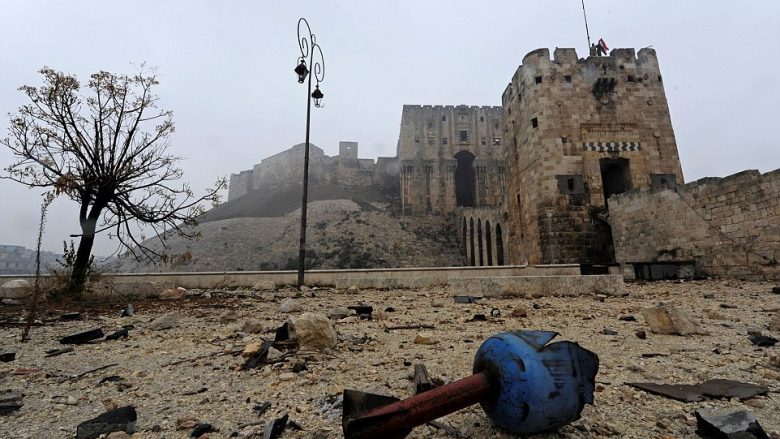 Çfarë lanë pas luftimet në Aleppo – përveç viktimave! (Foto)