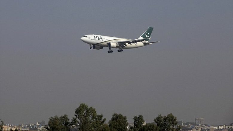 “Zhduket” aeroplani me 47 pasagjerë në Pakistan