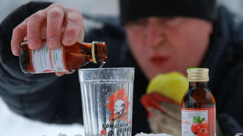 Konsumuan losion për banjo në vend të alkoolit, 60 të vdekur në Siberi