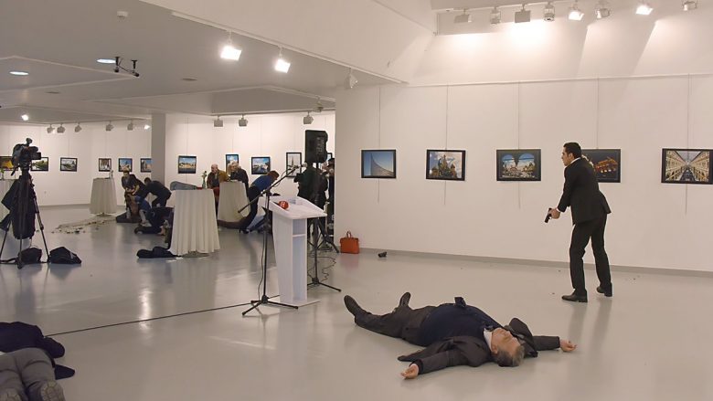 Edhe një shqiptare në mesin e të lënduarve në atentatin ndaj ambasadorit rus në Turqi