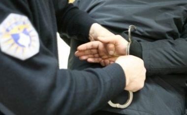 Policia arreston tre persona të dyshuar për ‘fajde ’