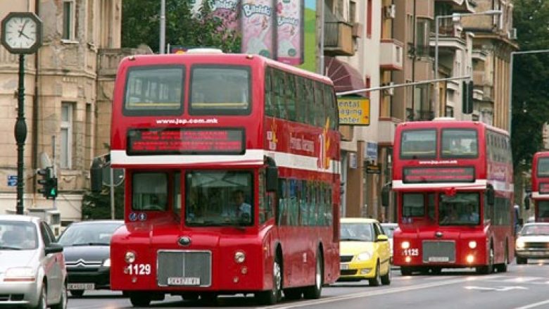 Digjet autobusi në Nerez të Shkupit, nuk ka të lënduar