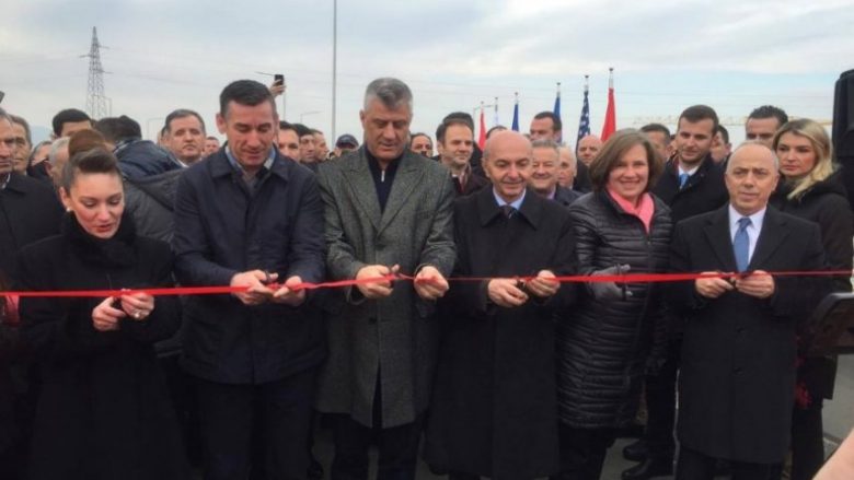 Autostradën “Arbën Xhaferi” Thaçi e quan dhuratë për qytetarët