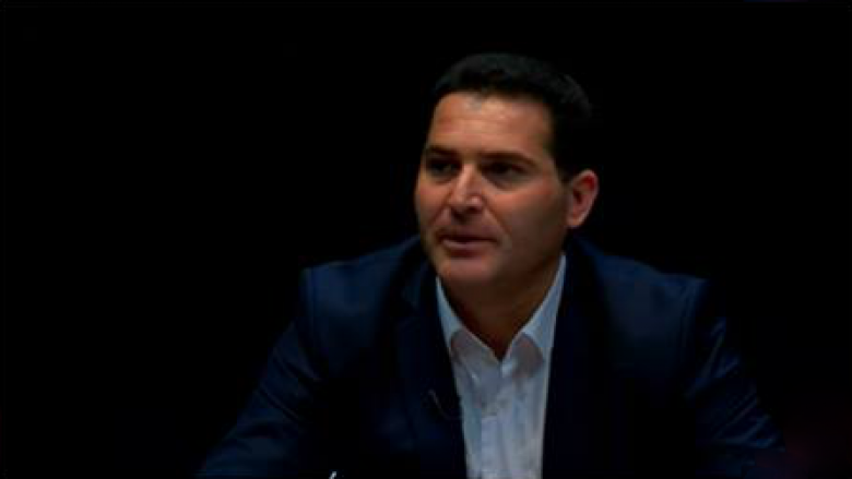 Xhavit Drenori kritikon Ramiz Lladrovcin, thotë se demokracia në Drenas ka marrë teposhtën