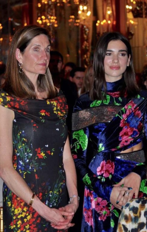 Dua Lipa dhe Valeria Rockefeller ne takimin e dy fondacioneve ne New York ne Russian Tea Room