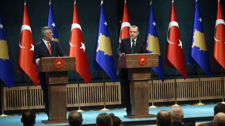 Erdogan-Thaçit: Mbyllini shkollat e Gylenit, ua hap disa të tjera