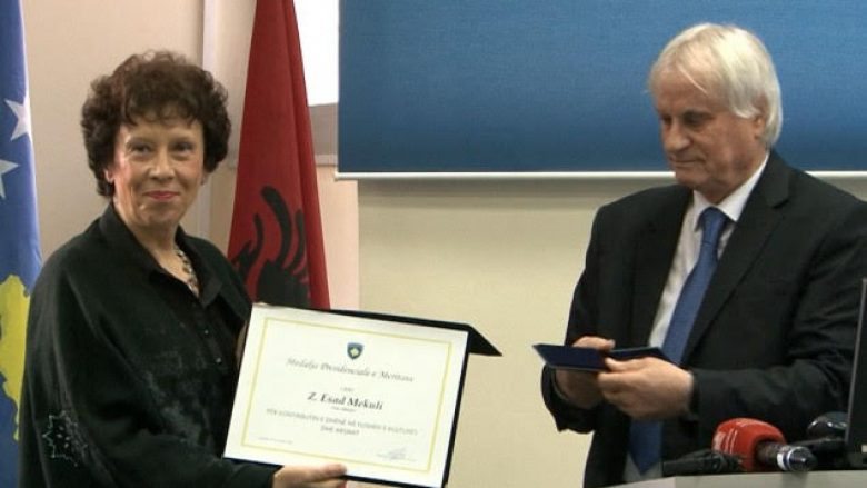 Esad Mekuli nderohet me medalje në 100 vjetorin e lindjes