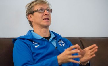 Finlanda me trajner të ri
